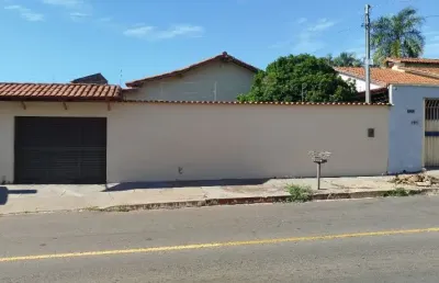 Casa 4 quartos village garavelo aparecida de goiânia