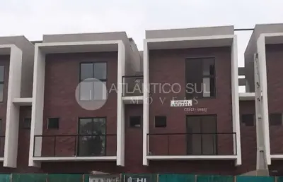 Sobrado à venda, com duas suítes com sacada  ipacarai, matinhos - pr