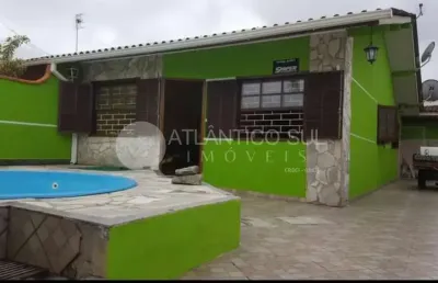 Excelente casa no litoral- balneario beltrami  com piscina, à 400 metros do mar.