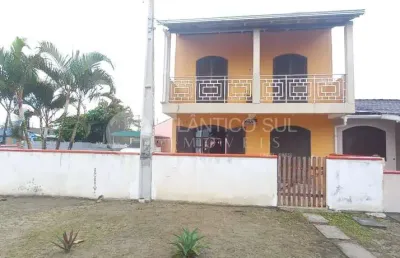 Sobrado em gaivotas a 250 metros do mar, 2 quartos, 1 suite,  2 sacadas, cozinha