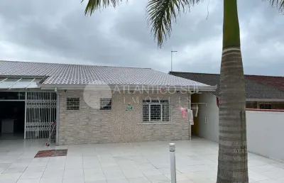 Excelente imóvel localizado em gaivotas a 280 metros do mar