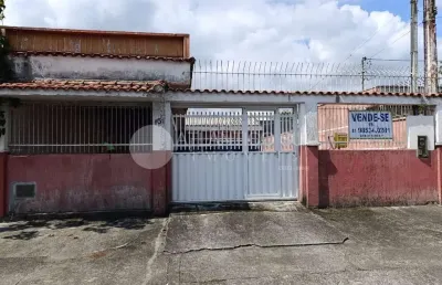 Casa à venda com 03 quartos na rua maneco viana, paranaguá - pr