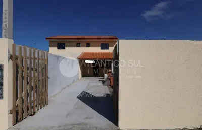 Sobrados no jardim canadá a 1000 metros do mar em pontal do paraná