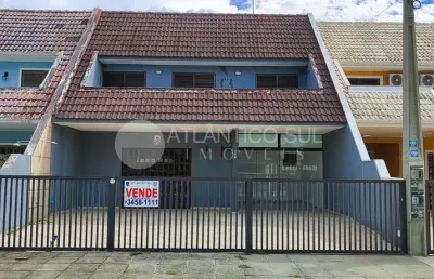 Sobrado com 2 suítes, área gourmet com piscina  no balneário porto fino