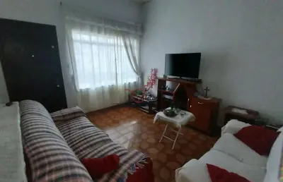 Casa com 2 quartos à venda na Rua Tiradentes, 210, Centro, Jacareí