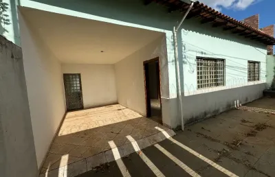 Casa com 3 quartos à venda na Rua Ercílio Furlaneto, 22, Vigilato Pereira, Uberlândia