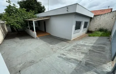 Casa com 3 quartos à venda na Rua Ângelo Testa, Osvaldo Rezende, Uberlândia