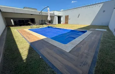 Casa com 3 quartos à venda na Rua Hortências, Cidade Jardim, Uberlândia