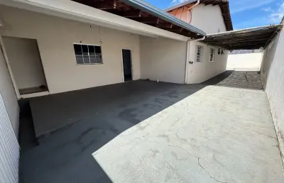 Casa com 3 quartos à venda na Rua dos Pica Paus, Nova Uberlândia, Uberlândia