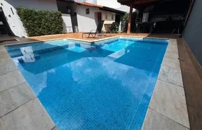Casa com 3 quartos à venda na Avenida Uirapuru, Cidade Jardim, Uberlândia