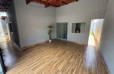 Casa com 3 quartos à venda na Rua da Criança, Parque das Laranjeiras, Uberlândia