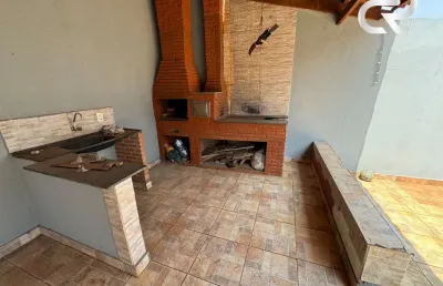 Casa em condomínio fechado com 3 quartos à venda na Rua Congresso, Parque das Laranjeiras, Uberlândia