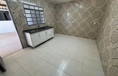 Casa com 4 quartos à venda na Avenida Israel, Parque das Laranjeiras, Uberlândia