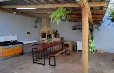 Casa com 3 quartos à venda na Avenida Filadélfia, Jardim Canaã, Uberlândia