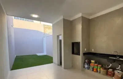 Casa com 3 quartos à venda na Rua Caule, Granada, Uberlândia