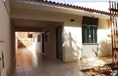 Aluga-se casa jardim santa helena próx. colégio, mercado amigão