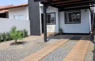Casa à venda em tijucas, universitário, com 2 quartos, 180m²