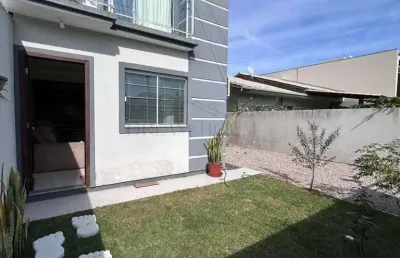 Sobrado em tijucas, universitário, com 2 quartos, 70m²