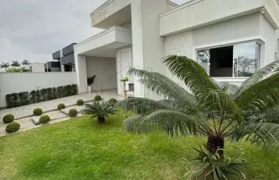 Casa à venda em tijucas, universitário, com 3 quartos, 114m²