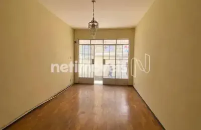 Casa com 3 quartos para alugar no Alto Barroca, Belo Horizonte 