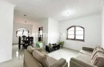 Casa com 6 quartos à venda na Rua Biquinhas, Betânia, Belo Horizonte