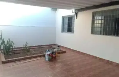 Casa com 2 quartos para alugar na Rua Padre Miguel Luís Teixeira, 318, Parque Colonial, São Paulo