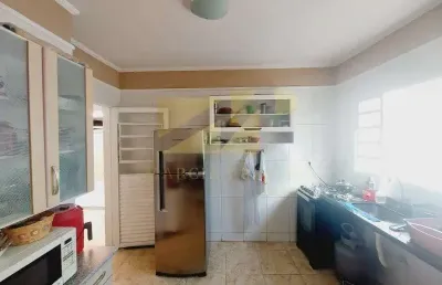 Casa à venda em indaiatuba-sp, na vila maria helena, 3 quartos, 1 sala, 2 banheiros, 2 vagas de garagem, 90 m².