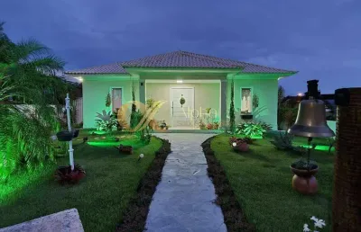 Casa à venda com 3 quartos (2 suítes), pé na areia com vista para a lagoa