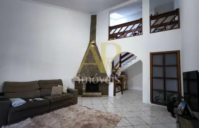 Casa à venda: 3 dorm (1 suíte), lareira e piscina- praia joão rosa/ biguaçu