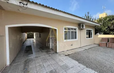 Casa térrea à venda sozinha no terreno na praia joão rosa/ biguaçu