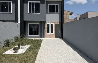 Sobrado com 3 dormitórios sendo uma suíte na fazenda rio grande