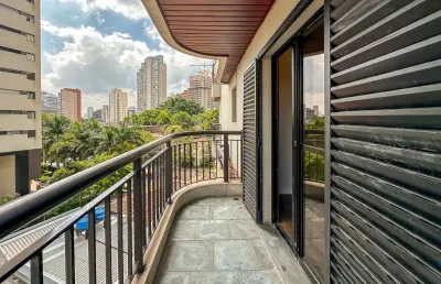 Apartamento no campo belo com 4 quartos sendo 3 suítes , 3 vagas e depósito privativo.