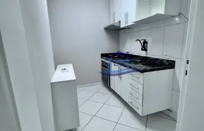 Apartamento reformado  a 5 minutos da estação de trem- km 21.