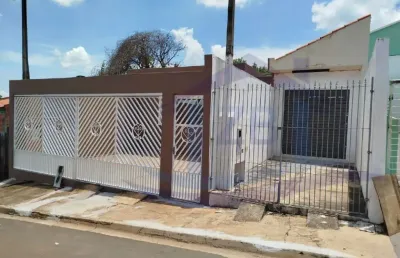 Maravilhosa casa térrea  3 quartos 2 vagas e um quintal incrível.