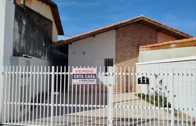 Ótima  casa térrea com 2 quartos e 2 vagas -  parque turiguara - cotia - sp