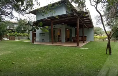 Casa em condomínio enseada do castelo para venda ou locação com 3 quartos e 2 suítes na praia do forte