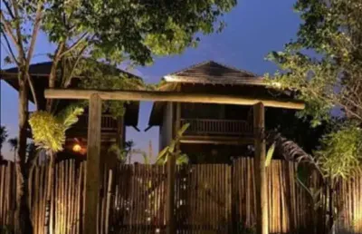 Casa duplex para venda em condomínio fechado com piscina com 4 quartos e 3 suítes próximo a praia na peninsula de maraú em taipú de fora