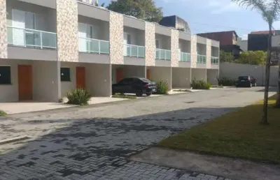 Lindo sobrado em condominio com 3 quartos sendo 1 suite 2 vagas localização privilegiada mogi das cruzes