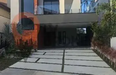 Sobrado a venda - 3 suites - piscina - condominio bella citta