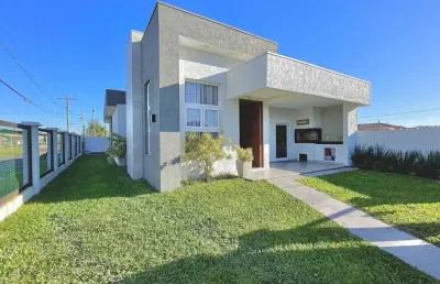 Residência de esquina a uma quadra da plataforma de pesca!