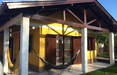 Linda residência com 4 dormitórios em excelente localização!!