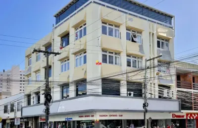 Apartamento de 2 dormitórios no centro de tramandaí!