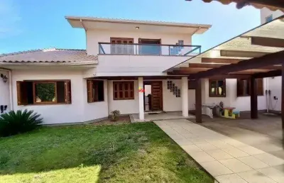 Luxuoso imóvel com pisicna aquecida e espaço gourmet no centro da cidade