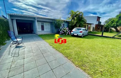 Casa de 02 dormitórios e com piscina. tramandaí, zona nova!