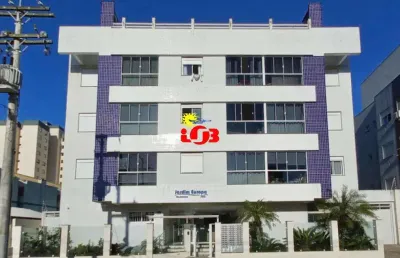 Apartamento bem localizado no centro, com 2 dormitórios!