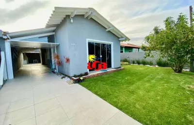 Casa de 3 dormitórios e com piscina, no bairro zona nova em tramandaí!