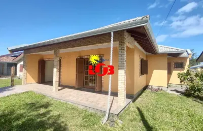 Residência em laje próxima ao mar, com piscina e espaço gourmet!!