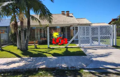 Belíssima casa  á venda em imbé centro *alto padrão