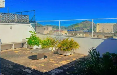 Excelente cobertura duplex em icaraí, na rua paulo gustavo com 04 qtos, 01 suíte, vaga e linda vista para a praia, pão de acúcar e corcovado.