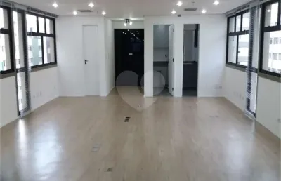 Sala comercial à venda na Rua Manoel da Nóbrega, Paraíso, São Paulo